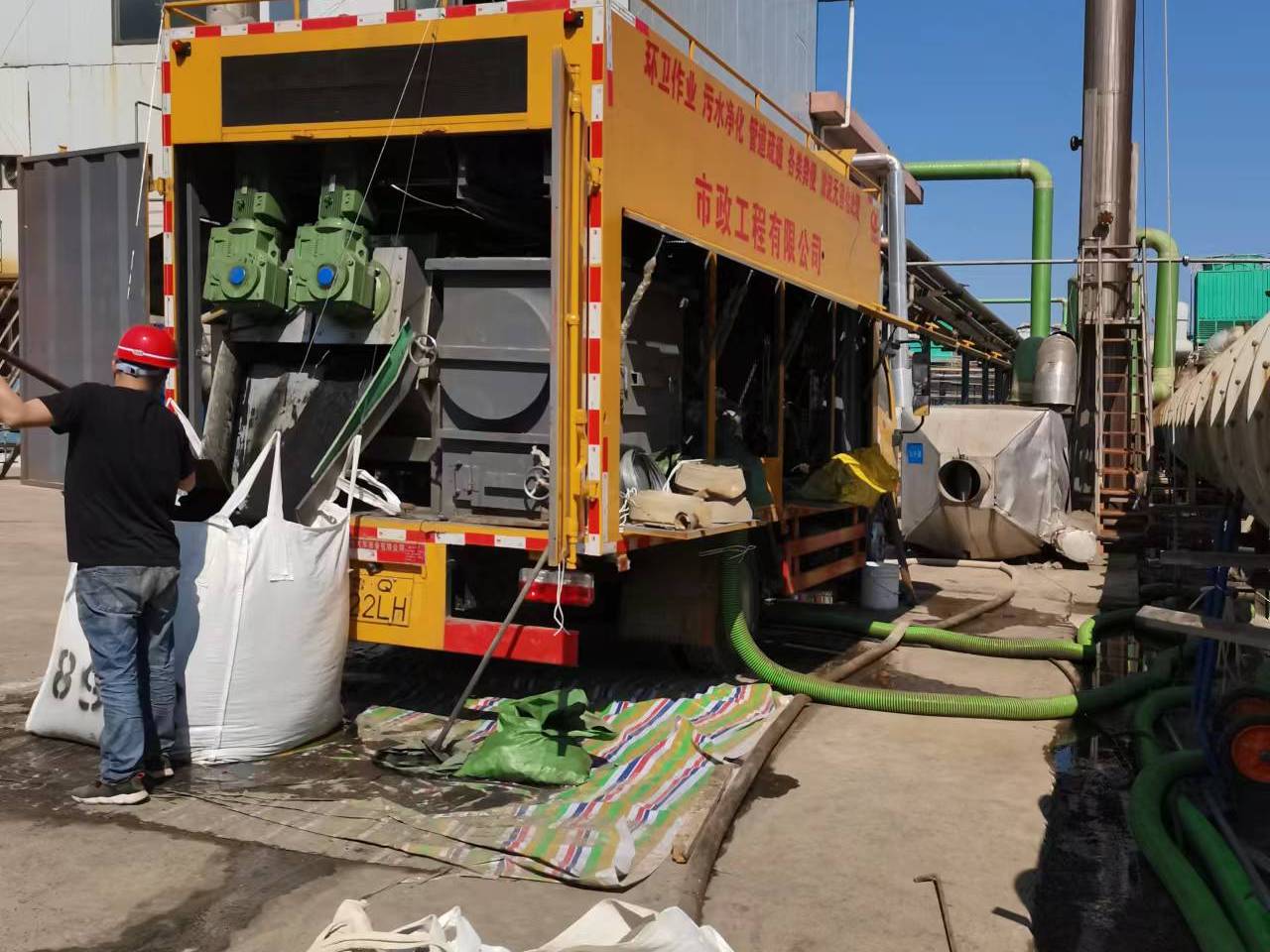 泸定淤泥压干处理