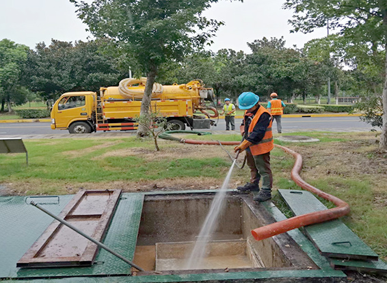 泸定化油池清理